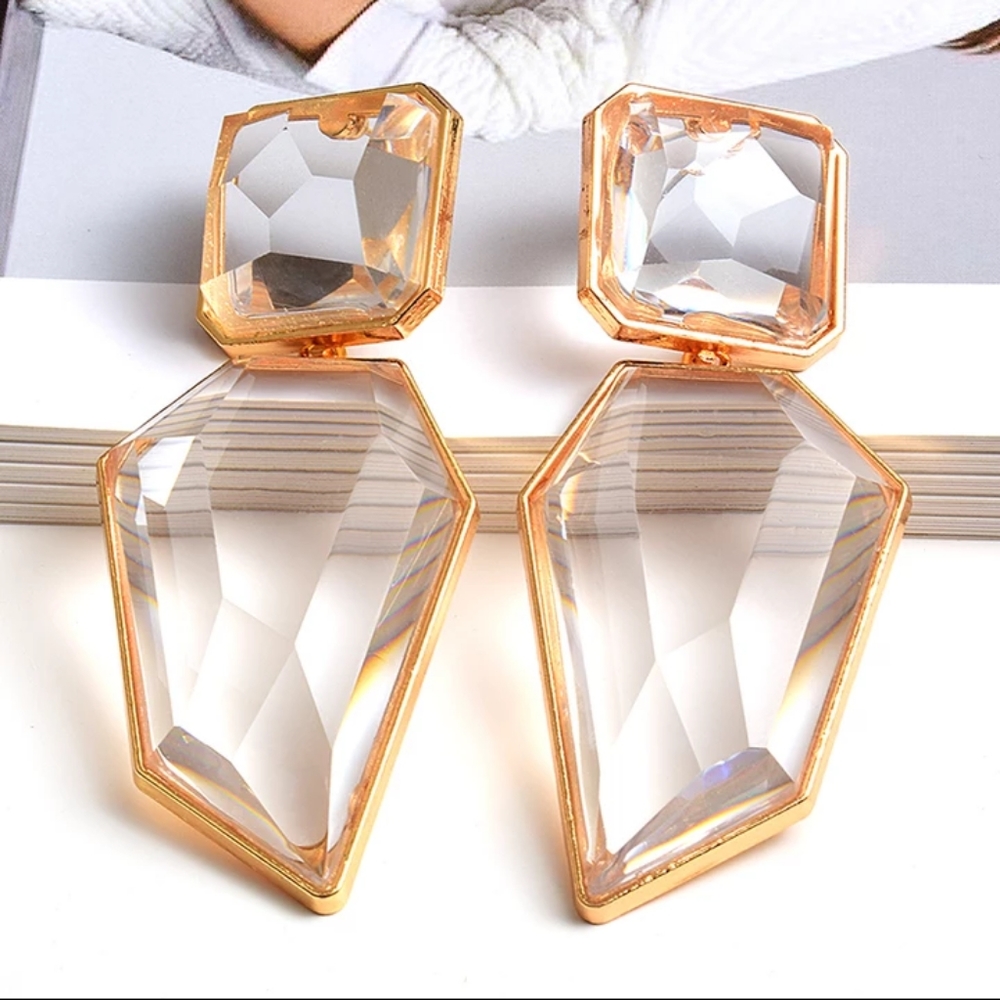 Clear crystal earring